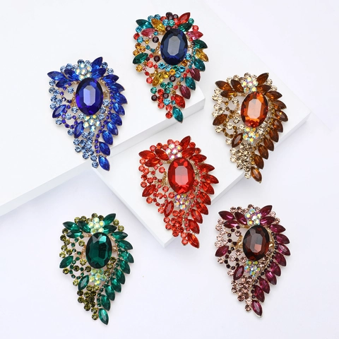 Vintage Alloy Glass Crystal Flower Brooch For Women Gold Plated Large Rhinestone Inlaid Corsage For Suit Shawl Jewelry