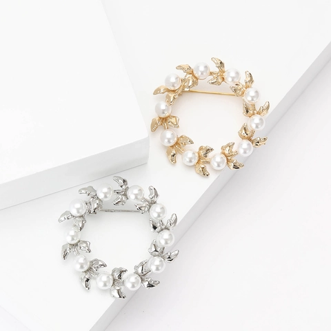 Elegante Broche de Guirnalda de Flores de Aleación con Perlas Artificiales para Mujer Alfiler Floral Estilo Coreano para Trajes Abrigos Joyería Regalo