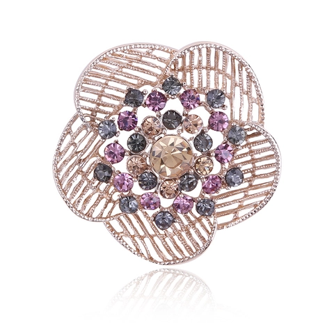 Vintage Hollow Alloy Rose Flower Brooch For Women Elegant Rhinestone Inlaid Dress Suit Accessory Lapel Pin Jewelry Gift