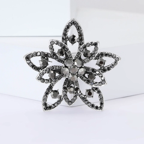Vintage Alloy Rhinestone Flower Brooch Luxurious Floral Corsage Pin For Women Suit Sweater Accessories Jewelry Gift