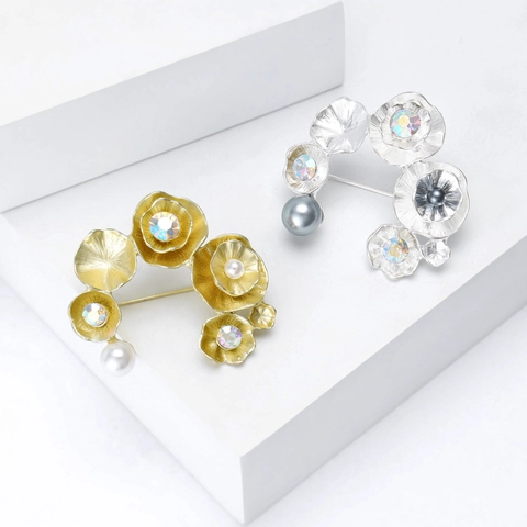 Matte Alloy Floral Brooch Pin With Colorful Rhinestone And Artificial Pearl Embellishments Retro Coat Accessory For Women Fashion Jewelry