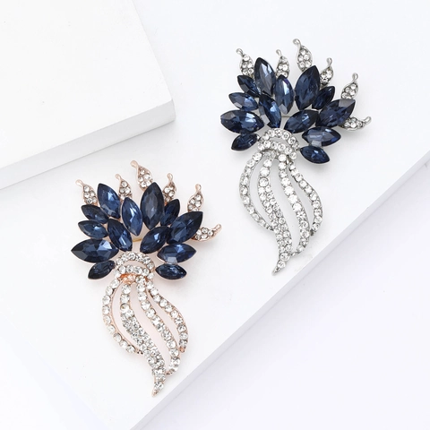Elegante Spilla a Fiore in Lega con Strass per Donna Squisita Spilla a Forma di Fiore con Gemme Artificiali per Abiti
