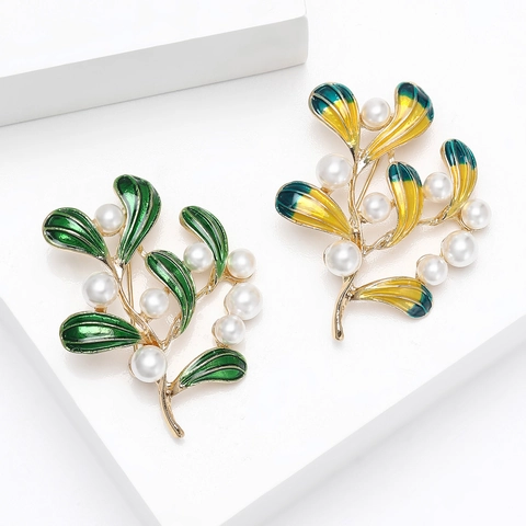 Elegante Legering Planten Tak Broche Met Emaille Bladeren En Imitatie Parels Verguld Natuur Geïnspireerd Corsage Voor Vrouwen Pak Accessoires