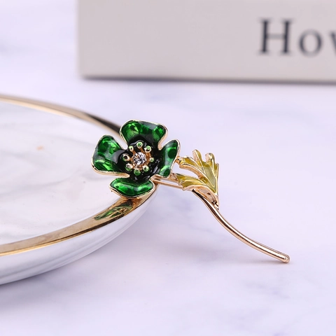 Elegante Spilla a Fiore in Lega di Smalto Verde per Donna Vintage Placcata in Oro Strass Pianta Spilla da Bavero per Abito Matrimonio Gioielli