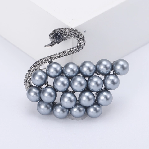 Elegant Alloy Artificial Pearl Swan Brooch For Women Sparkling Rhinestone Inlaid Fashion Clothing Lapel Pin Jewelry Accessory