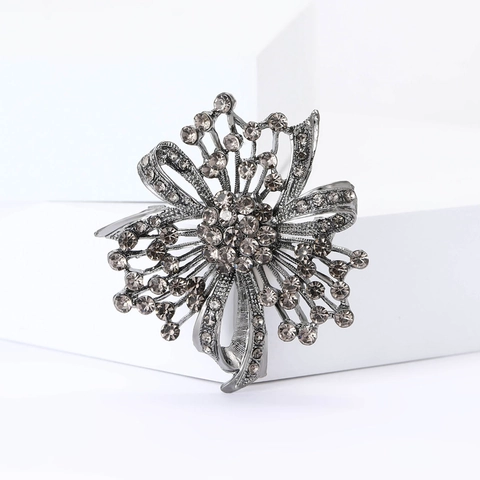 Spilla a Fiore in Lega Vintage Gun Black Con Strass Completi Elegante Spilla per Corsage Donna Accessori per Cappotto Gioielli Regalo