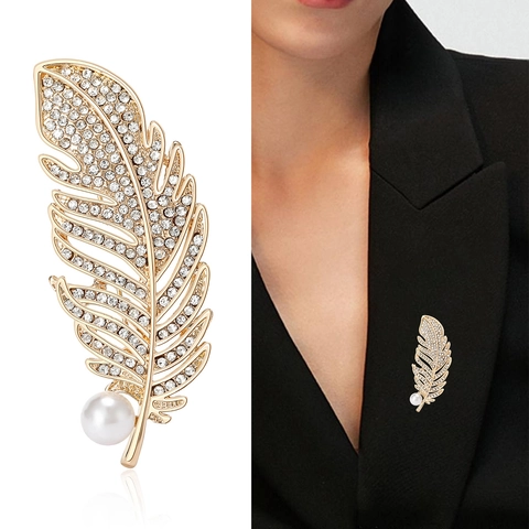Spilla in Lega Vintage a Forma di Piuma per Donna con Strass Lucidi e Perla Artificiale Oro Argento Opaco Accessori Gioielli