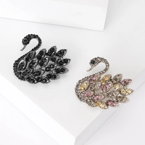 Elegante Spilla a Forma di Cigno in Lega con Strass per Donna Moda Serie Animale Accessori Scintillante Cristallo Gioielli per Abbigliamento