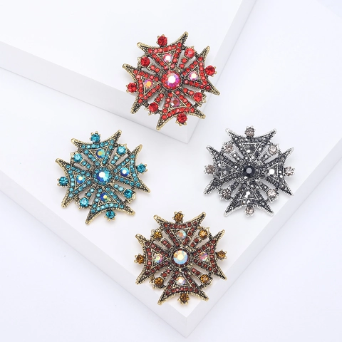 Spilla in Lega di Croce di Malta Vintage con Strass per Donna Stile Barocco Gotico Gioielli Corpetto in Cristallo