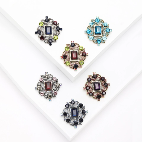 Spilla in Lega Strass Barocca Vintage Rettangolo Cristallo Cavo Fiore Spilla per Donna Gioielli di Moda Accessori per Feste di Banchetti Nuziali