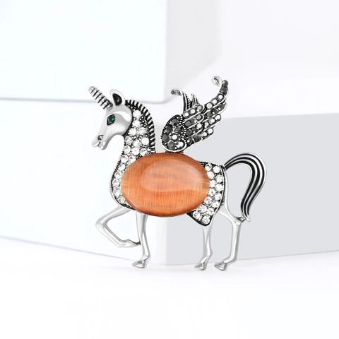 Vintage Alloy Rhinestone Unicorn Pegasus Brooch With Cat's Eye Stone Fashion Pegasus Winged Horse Brooch For Women Jewelry