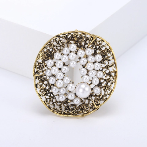 Vintage Alloy Hollow Out Flower Brooch Pin Decorated With Artificial Pearl Elegant Classical Women Clothing Accessories Gift