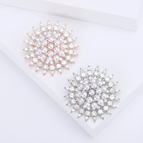 Vintage Alloy Artificial Pearl Rhinestone Sunflower Brooch For Women Elegant Floral Corsage Pin Jewelry Accessories Gift