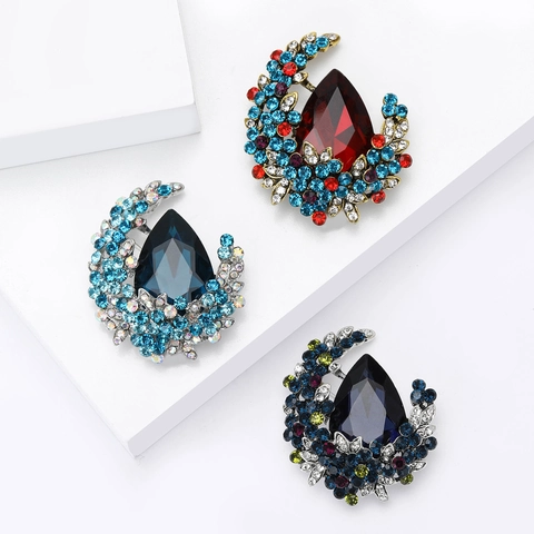 Vintage Alloy Rhinestone Crescent Brooch For Women Elegant Waterdrop Crystal Corsage Pin Wedding Party Jewelry Gift