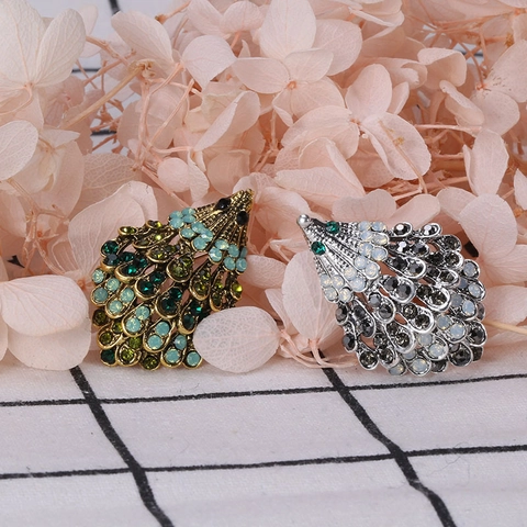 Vintage Alloy Rhinestone Hedgehog Brooch For Women Antique Metal Animal Breastpin Pin Fashion Versatile Corsage Jewelry Gift