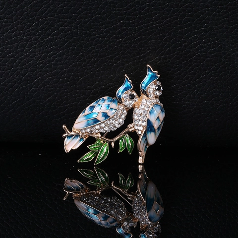 Spilla Pappagallo in Lega Smaltata per Donna Colorata Uccello in Strass su Ramo Spilla Elegante Animale Gioielli Accessori Regalo