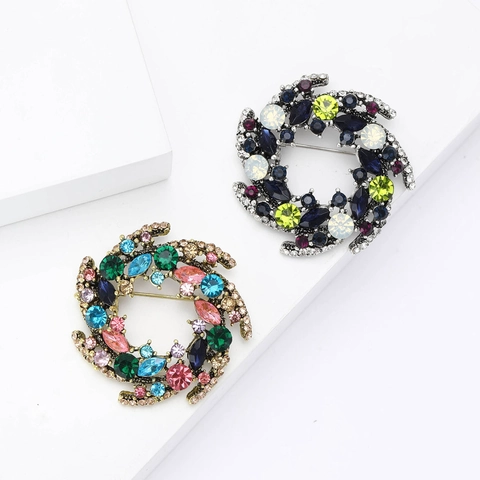 Vintage Wreath Alloy Rhinestone Brooch Elegant Multicolor Floral Inlaid Brooches Pin For Women Suit Cardigan Jewelry Accessories