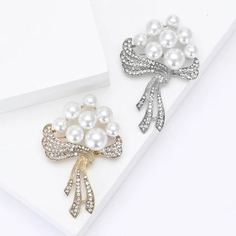 Fashion Alloy Artificial Pearl Flower Brooch Elegant Rhinestone Bouquet Corsage Pins For Women Wedding Party Jewelry