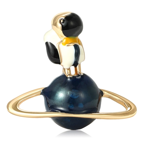 Schattige Cartoon Pinguïn Op Saturnus Planeet Legering Emaille Broche Goudkleurige Ruimte Universum Kleding Accessoire Voor Dames