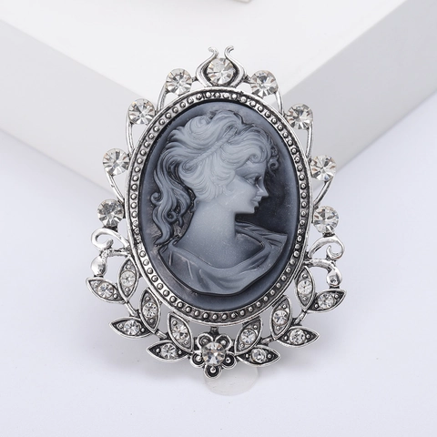Vintage Alloy Cameo Portrait Relief Brooch With Rhinestone Inlaid Victorian Style Decorative Pin For Women Accessory Jewelry