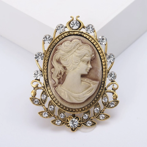 Vintage Alloy Cameo Portrait Relief Brooch With Rhinestone Inlaid Victorian Style Decorative Pin For Women Accessory Jewelry