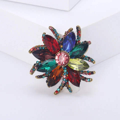 Elegant Alloy Rhinestone Flower Brooch For Women Vintage Botanical Floral Corsage Pin Fashion Accessories For Suits Dress