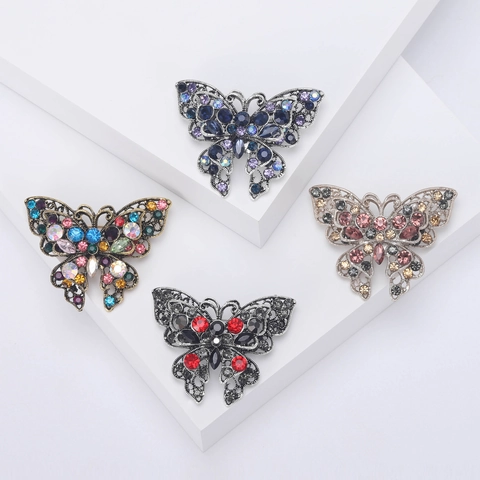 Vintage Legering Opengewerkte Vlinder Broche Met Gekleurde Strass Elegante Dier Reversspeld Voor Vrouwen Mode Sieraden Accessoire