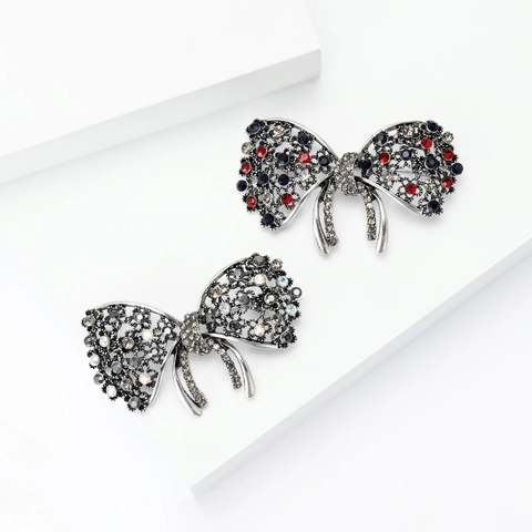 Vintage Alloy Bowknot Brooch For Women Sparkling Rhinestone Hollow Filigree Dress Accessory Pin Fashion Jewelry Gift