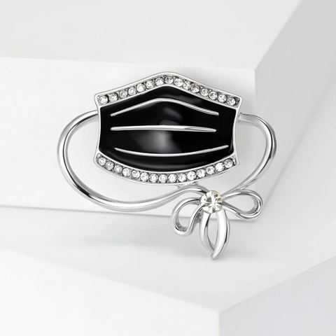 Broche Masque Créative en Alliage Avec Émail et Détails en Strass Comprend Un Accent De Nœud Pour Un Style Élégant Sur Les Tenues