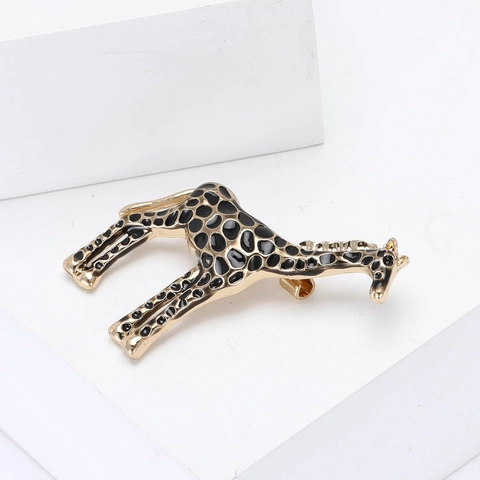 Fashion Enamel Giraffe Brooch For Women Alloy Rhinestone Animal Lapel Pin Jewelry Accessory Golden Black Drip Oil Pin