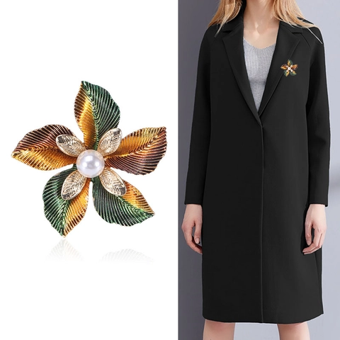 Spilla a Fiore in Lega di Smalto Vintage Con Perla Artificiale Elegante Sfumata Floreale Spilla da Bavero per Donna Banchetto Festa Accessorio