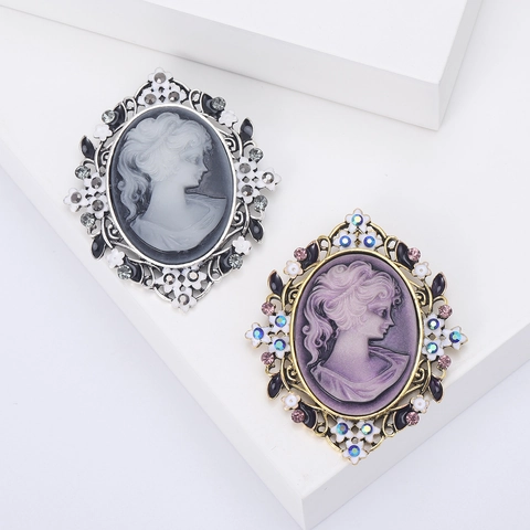Spilla Cammeo Vintage da Donna Elegante in Lega con Strass Fiore Smalto Pin per Revers Stile Palazzo Retrò Gioielli Regalo