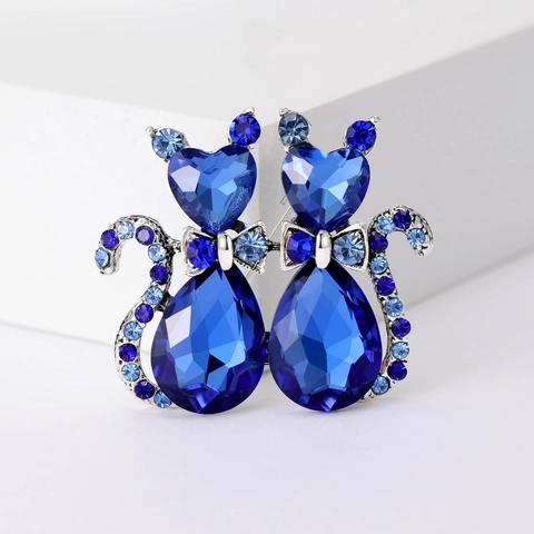Elegant Alloy Rhinestone Cat Brooch Pin For Women Fashion Animal Heart Teardrop Crystal Breastpin Bowknot Accessory Jewelry Gift