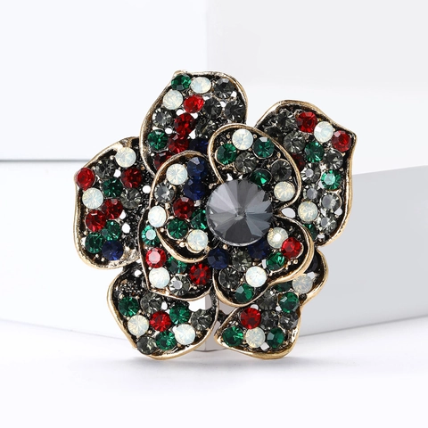 Vintage Western Floral Rhinestone Brooch Retro Gold Alloy Flower Pin For Women Men Clothing Accessories Banquet Jewelry