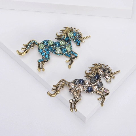 Vintage Alloy Rhinestone Unicorn Brooch Pin For Women Fashion Animal Style Sparkling Crystal Breastpin Jewelry Gift