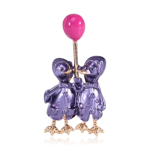 Creative Enamel Drip Oil Couple Duck Brooch Holding Balloon Alloy Animal Shape Badge Lapel Pin Fashion Jewelry For Women