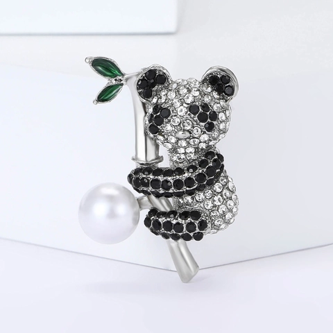 Cute Alloy Panda Brooch For Women Luxurious Rhinestone Artificial Pearl Panda Pin For Suit Sweater Accessory Jewelry Gift
