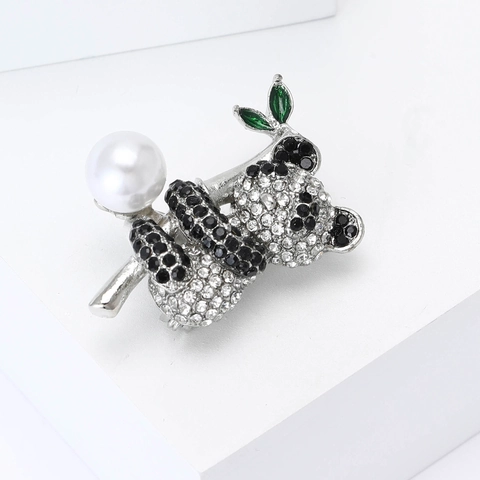 Cute Alloy Panda Brooch For Women Luxurious Rhinestone Artificial Pearl Panda Pin For Suit Sweater Accessory Jewelry Gift