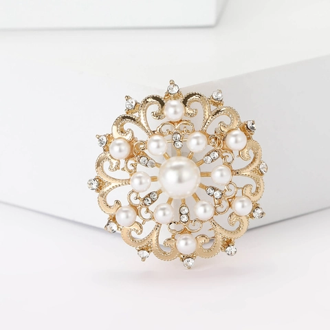 Vintage Westlicher Hofstil Legierung Aushöhlen Blume Brosche Für Damen High-End Künstliche Perle Strass Anstecknadel Für Anzug