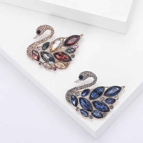 Elegante Spilla a Forma di Cigno in Lega con Strass per Donna Scintillante Spilla a Forma di Animale Gioielli di Moda Intarsiati