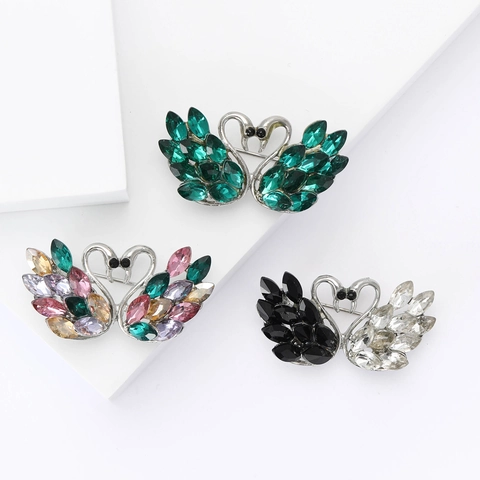 Élégante Broche Cygne en Alliage avec Strass Forme de Cœur Épinglette en Cristal Étincelant pour Femme Bijoux