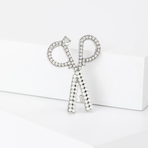 Creativa Spilla in Lega a Forma di Forbici Con Strass Scintillanti e Perle Artificiali Elegante Gioiello di Moda per Donna Accessori Completo