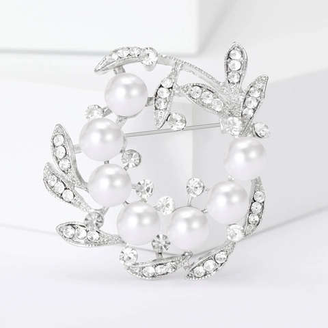 Eleganter Legierung Kunstperlen Strass Kranz Brosche Pin Floral Hohlblatt Design Für Damen Pullover Schal Schmuck
