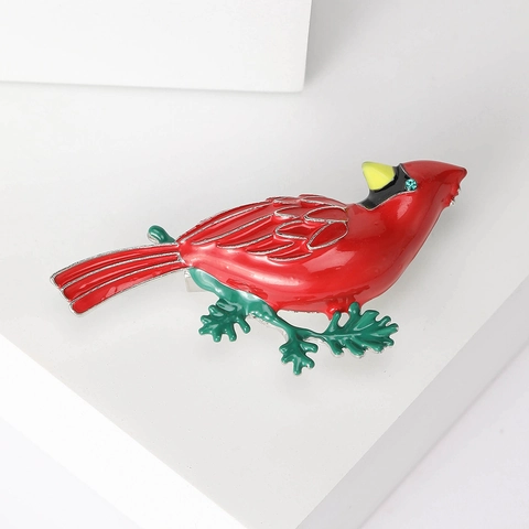 Elegant Red Cardinal Bird Brooch For Women Vintage Alloy Enamel Animal Pin With Green Rhinestone Leaf Jewelry Accessory