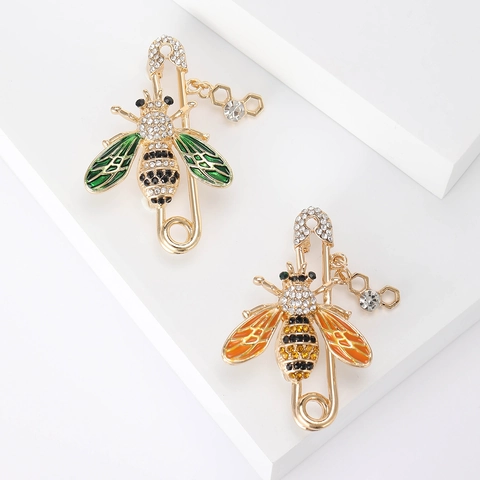 Simpatica Spilla Ape in Lega per Donna Gioielli Insetto Smaltati con Strass Scintillanti con Pendente a Nido d'Ape Accessori Moda