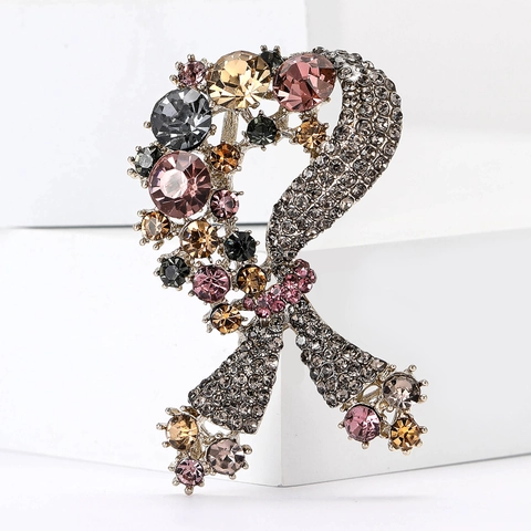 Vintage Ribbon Bowknot Brooch For Women Alloy Rhinestone Elegant Breastpin Fashion Jewelry Gift For Dress Suit Coat