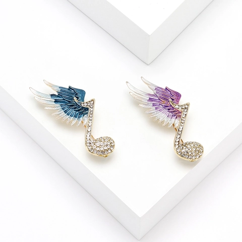 Elegante Legierung Flügel Musiknote Brosche Für Damen Funkelnde Strass Verlauf Emaille Pin Dekorative Kleidung Schmuck Zubehör