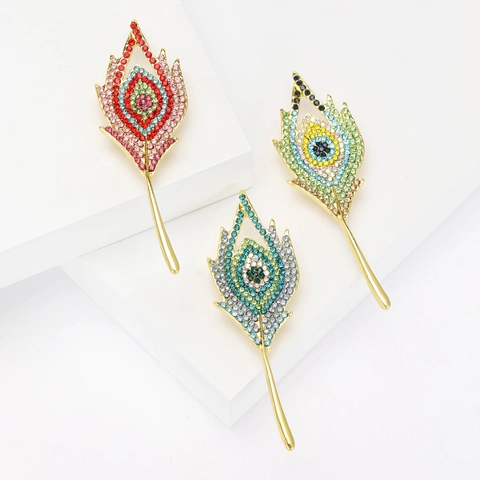 Vintage Alloy Peacock Feather Brooch For Women Rhinestone Inlaid Fashion Suit Pin Breastpin Party Clothing Accessories