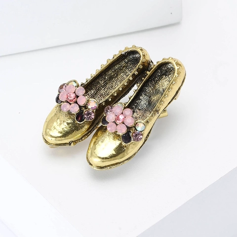 Vintage Alloy Shoe Shaped Brooch With Pink Purple Rhinestone Flower Retro Gold Metal Suit Pin For Women Jewelry Accessory