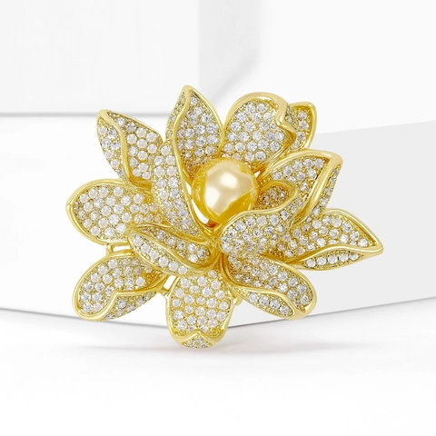 Elegante Spilla a Fiore di Loto Con Zirconia Cubica Micro-Pave e Perla Artificial in Rame per Donna Gioielli di Moda Accessori